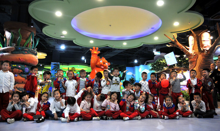 小馬王國聯合蕪湖幼兒園開展互動體驗活動1.jpg