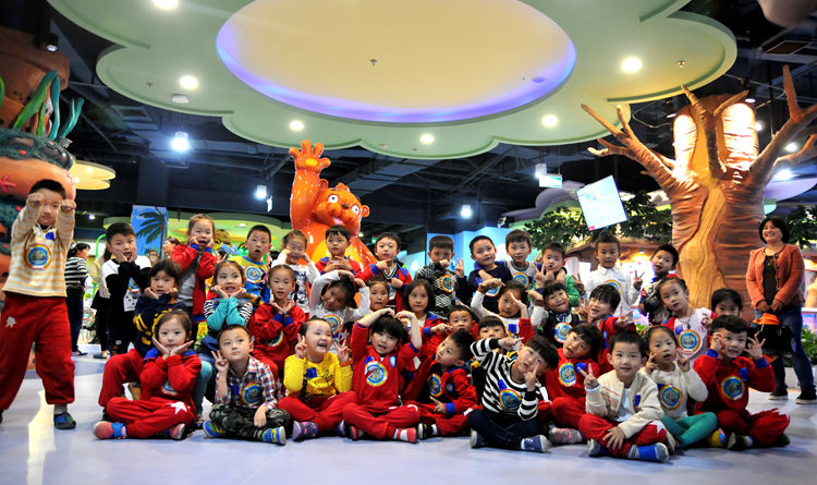小馬王國聯合蕪湖幼兒園開展互動體驗活動.jpg