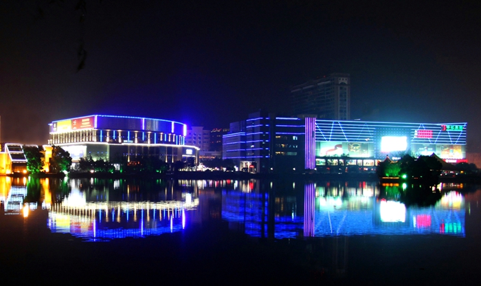1557024896113414.jpg 華億廣場夜景圖.jpg